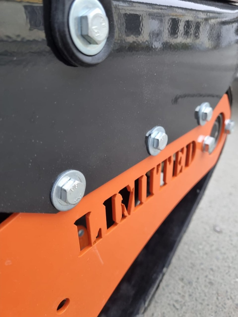 Онего 500 Front limited в оригинальной расцветке.